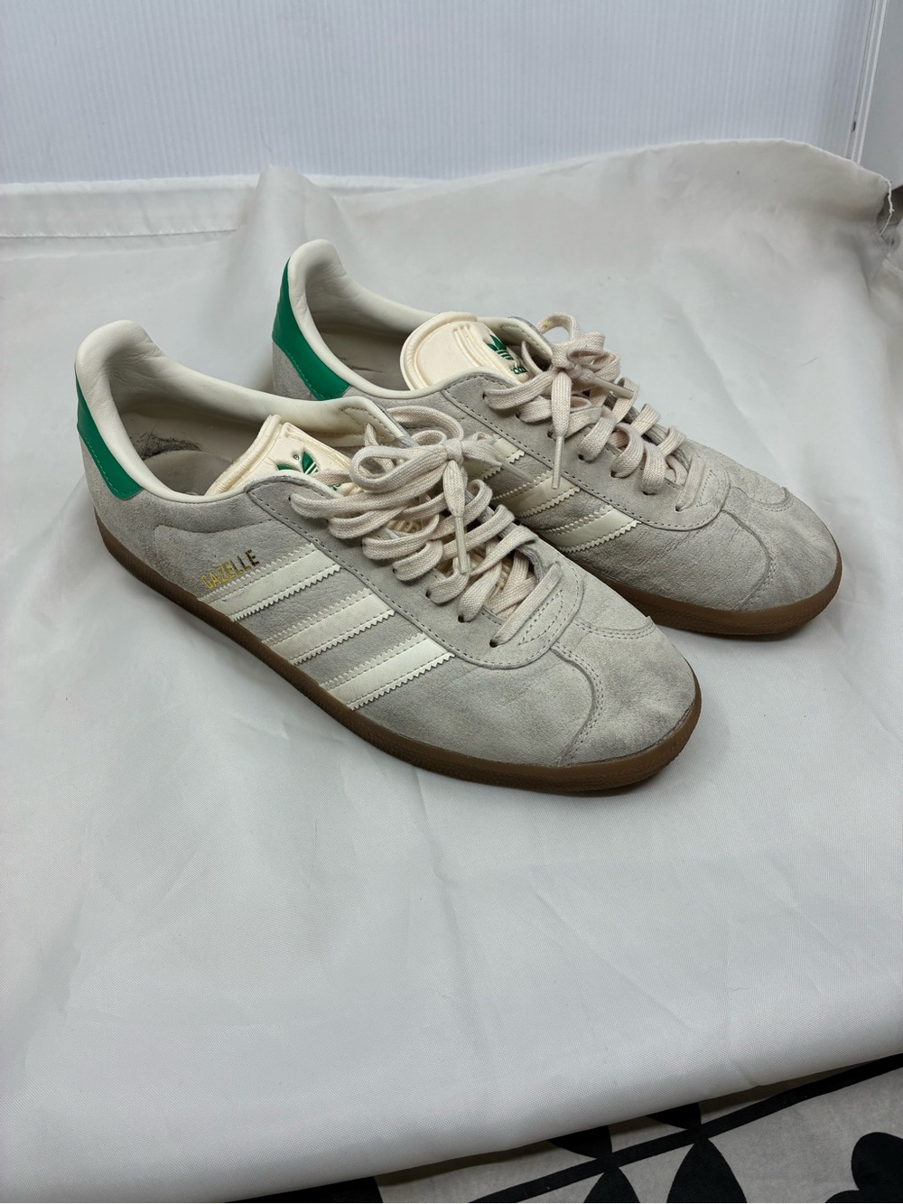 Adidas originals Women's Gazelle wonder white cream Sneakers US 7.5 UK 7 EU 40.5